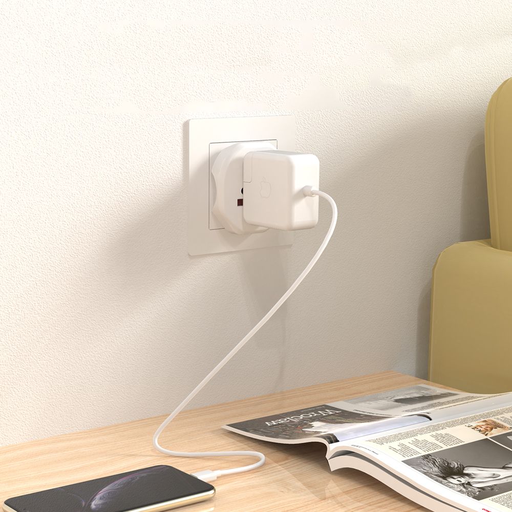 ADATTATORE UNIVERSALE PER VIAGGI TECH-PROTECT DALL'UE BIANCO